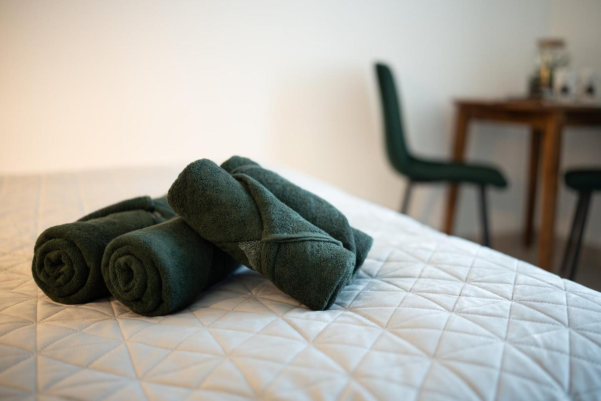 Green Garden & Private Parking Apartments With Playground Riga Exteriör bild