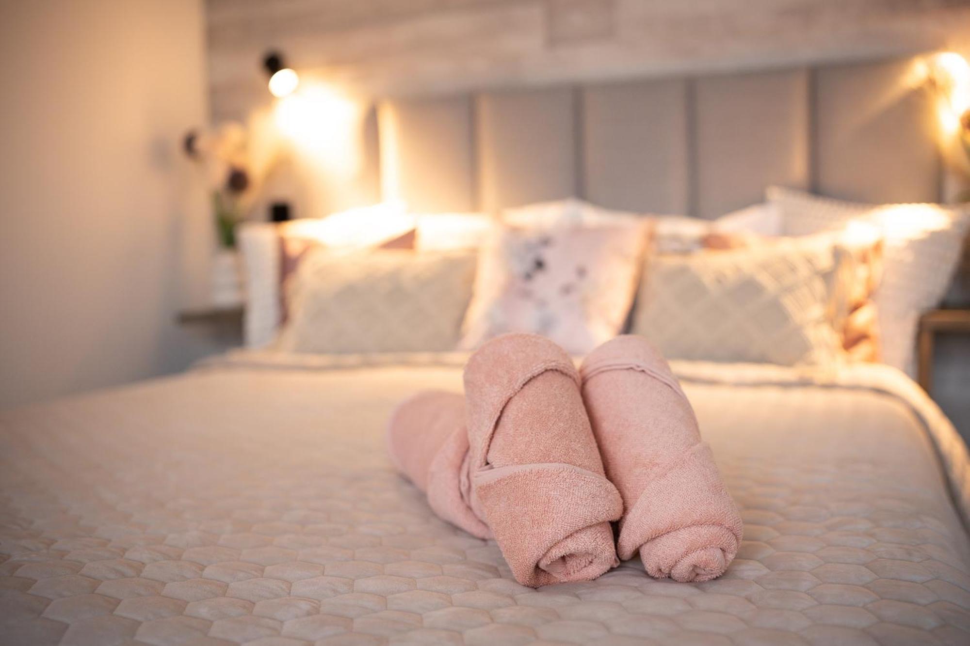 Green Garden & Private Parking Apartments With Playground Riga Exteriör bild