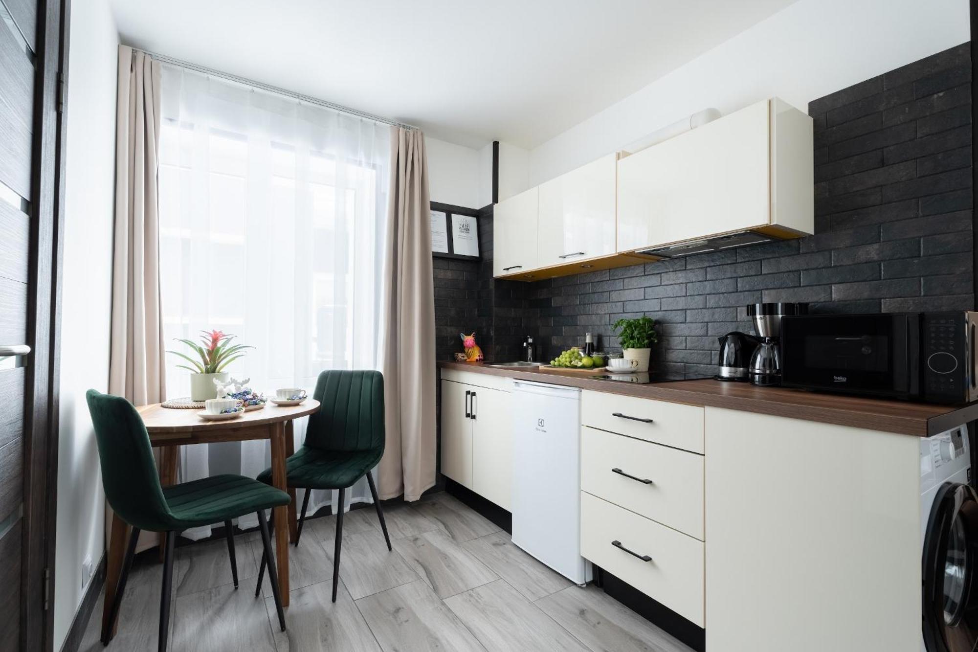 Green Garden & Private Parking Apartments With Playground Riga Exteriör bild